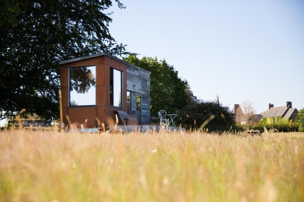 La Tiny Du Parc : Saint Symphorien Des Monts Villa Ernee Exterior photo